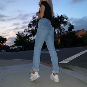 Levi jeans- wedgie fit! Size 24